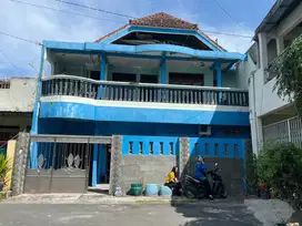 Rumah luas dekat kampus Duta Bangsa di Banjarsari solo