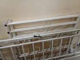 Rangka Tempat Tidur