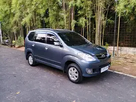 Avanza 2011 G matik abu metalik siap pakau