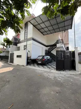 KOST EKLUSIF BARU 2 LANTAI FULL FURNISHED DI JALAN KALIURANG DEKAT UII