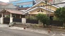 KEBAYORAN BARU, JUAL RUMAH 308 M2, DEKAT SUDIRMAN, SENAYAN, BLOK M