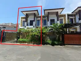 Rumah Komplek Elite One Gate System Royal Garden Residence