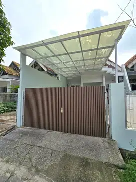 Dijual Rumah Terawat Cantik Full Renovasi Di Graha Raya  8928