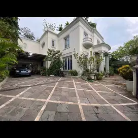 RUMAH CLASSIC DI JAGAKARSA JAKARTA SELATAN