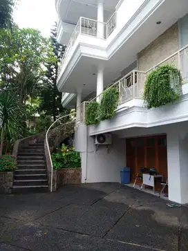 Disewakan Rumah Bagus Siap Huni di Pondok Indah Jakarta Selatan