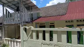Rumah barat kampus UMY dalam perkampungan Donotirto Bantul