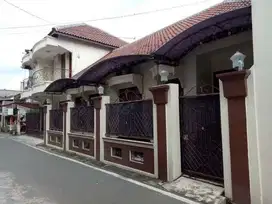 Rumah Bagus FULL FURNISHED Tengah Kota Solo dekat Fasilitas Umum