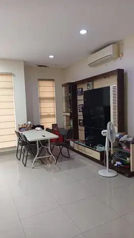 dijual Cepat rumah di green lake city cluster Amerika Latin 10x23