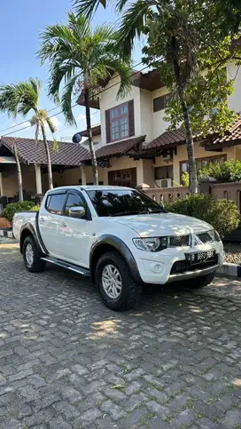 MITSUBISHI STRADA GLS 2012 4x4 MANUAL TOP KONDISI