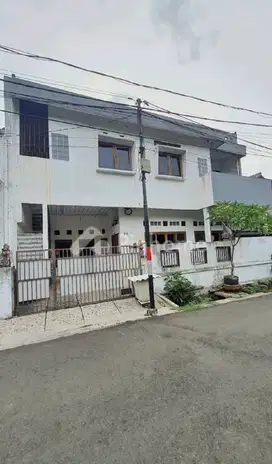DIJUAL CEPAT RUMAH 2,5 LANTAI DI CIPINANG KEBEMBEM JAKARTA TIMUR