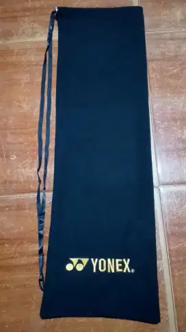 Sarung pelindung raket YONEX