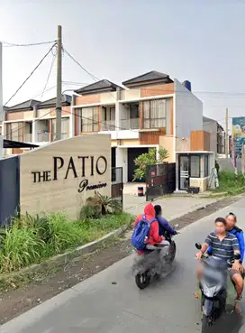 SEWA - Rumah di Patio Premiere, Ciputat