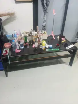Meja bekas masih bagus layak pakai