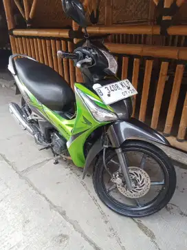 SUPRA X 125 INJEKSI TAHUN 2013 HELM IN
