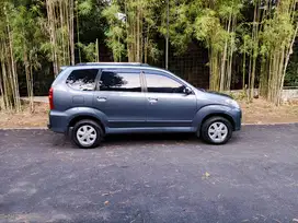 Avanza 2010 G matik abu metalik siap pakai