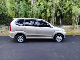 Avanza 2011 G manual kuning metalik siap pakai
