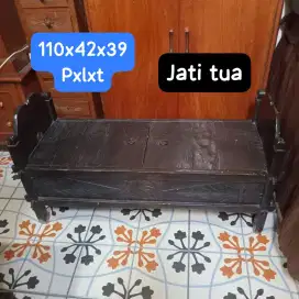 Kursi jati tua ada boks nya