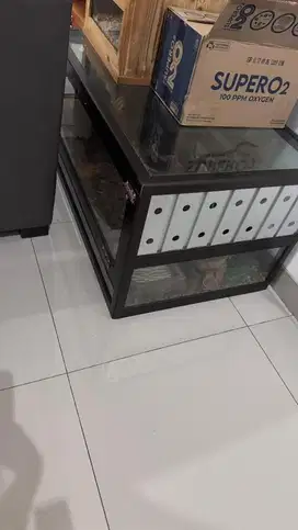 Kandang reptil bekas