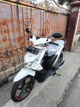 Bissmillah dijual motor Honda beat karbu 2011 istimewa