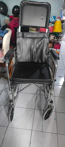 Di jual cepat kursi roda