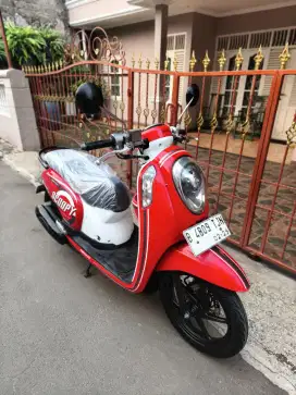 Bissmillah dijual motor Honda Scoopy sporty 2016 istimewa