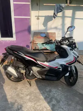 Di jual honda adv cbs 2021