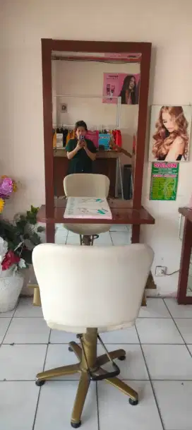 Kursi .kaca salon di jual cepat