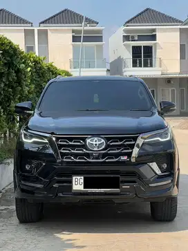 TOYOTA FORTUNER 2.8 GR AT 2023