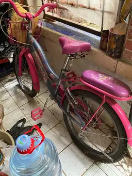 sepeda pink cewe