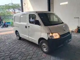 Sewa blind van bulanan atau harian
