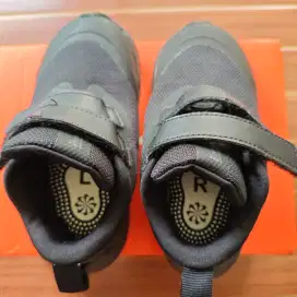 Sepatu anak Nike star runner prelove 23,5 / 13 cm