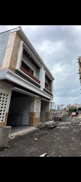 Disewakan rumah baru,2 lantai di renon denpasar bali