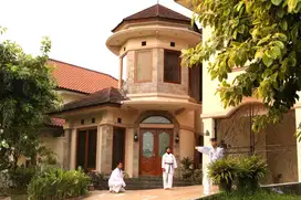 DIJUAL RUMAH BAGUS SIAP HUNI 2 LANTAI DI KEMANG PRATAMA BEKASI KOTA