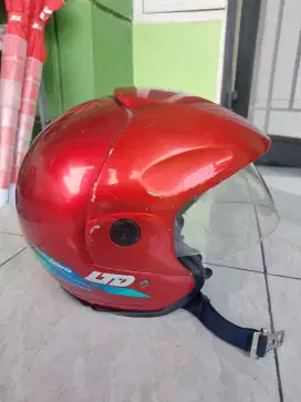 Helm LTD Warna Merah