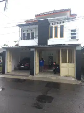 Rumah plus ruang usaha