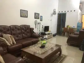Sofa kulit coklat
