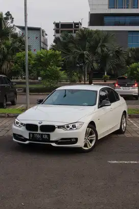BMW F30 SPORTLINE [LOW ODO]