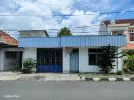 Dijual Tanah Murah Strategis Bonus Bangunan Mangku Jalan Utama Jogja