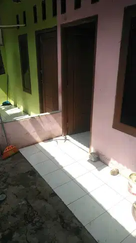 Rumah kontrakan 3 pintu