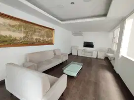 Dijual Rumah Nyaman di Kebayoran Village