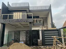 Dijual rumah villa ada kolam renang dekat wisata