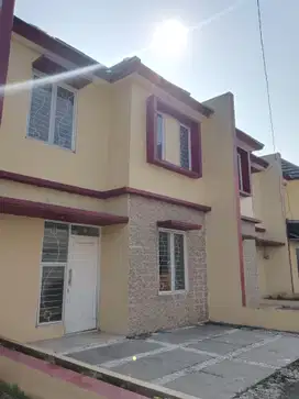 Rumah 2 lantai dekat dengan pusat studi pendidikan 3 kamar tidur