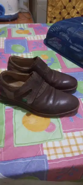 Di jual sepatu merk Kickers original warna coklat ukuran 40