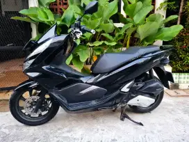Dijual Motor PCX Hitam 2018 Non-ABS