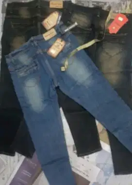 Celana jeans wanita dan pria