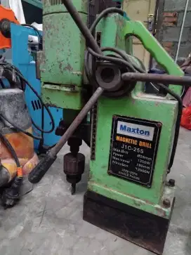 Maxton magnetic drill