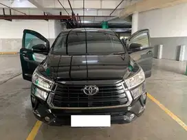Innova 2.0 G A/T, Hitam, 2022 NIK 2022 KM rendah, Full Ori, Mulus