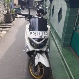 Yamaha NMAX putih cakep pemakai asli terawat