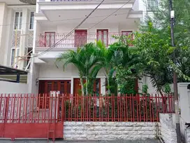 DISEWAKAN RUMAH DI PONDOK INDAH ALAM SEGAR DEKAT PONDOK INDAH MALL
