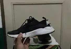 Sepatu Nike Air Huarache Run Ultra 45 (29cm)